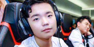PUBG：韦神赛场爆笑喊话孤存：来啊存存！对枪啊！