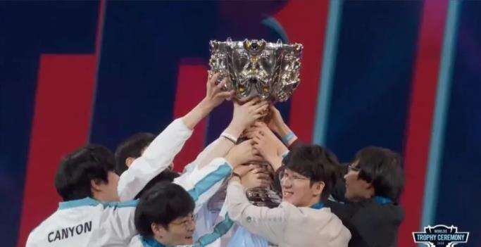 英雄联盟DWG冠军辅助皮肤介绍