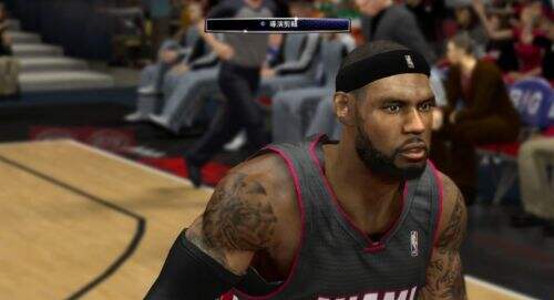 《NBA 2K14》弧顶突破方法