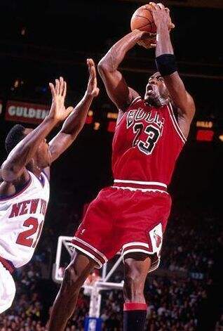 《NBA 2K14》键盘轻松突破上篮方法