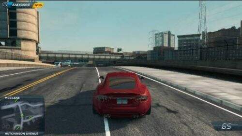 极品飞车17第一次打那个全民公敌那部车在哪？