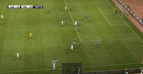 《实况足球2012》绝对精确不飞射门法