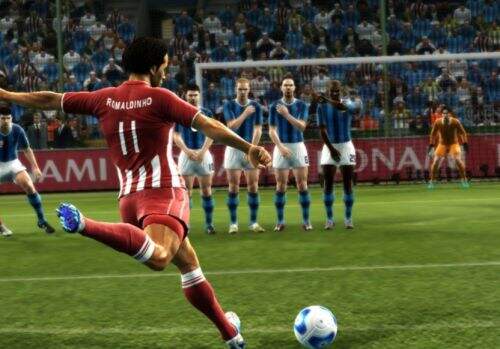 《实况足球2012》防守隐藏特技！技能卡揭秘