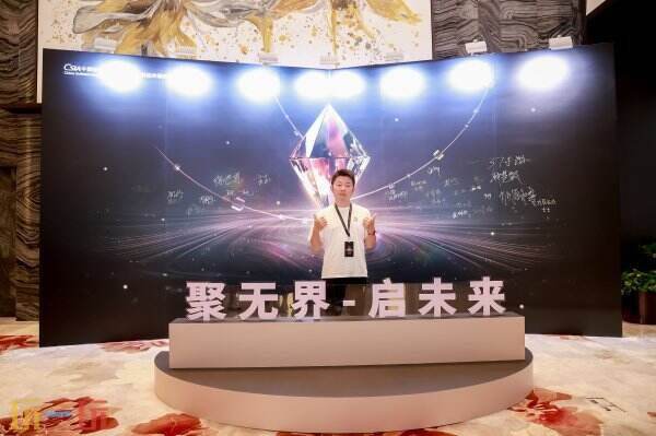 玩一玩游戏网荣获硬核联盟2025“智能终端年度合作媒体”奖