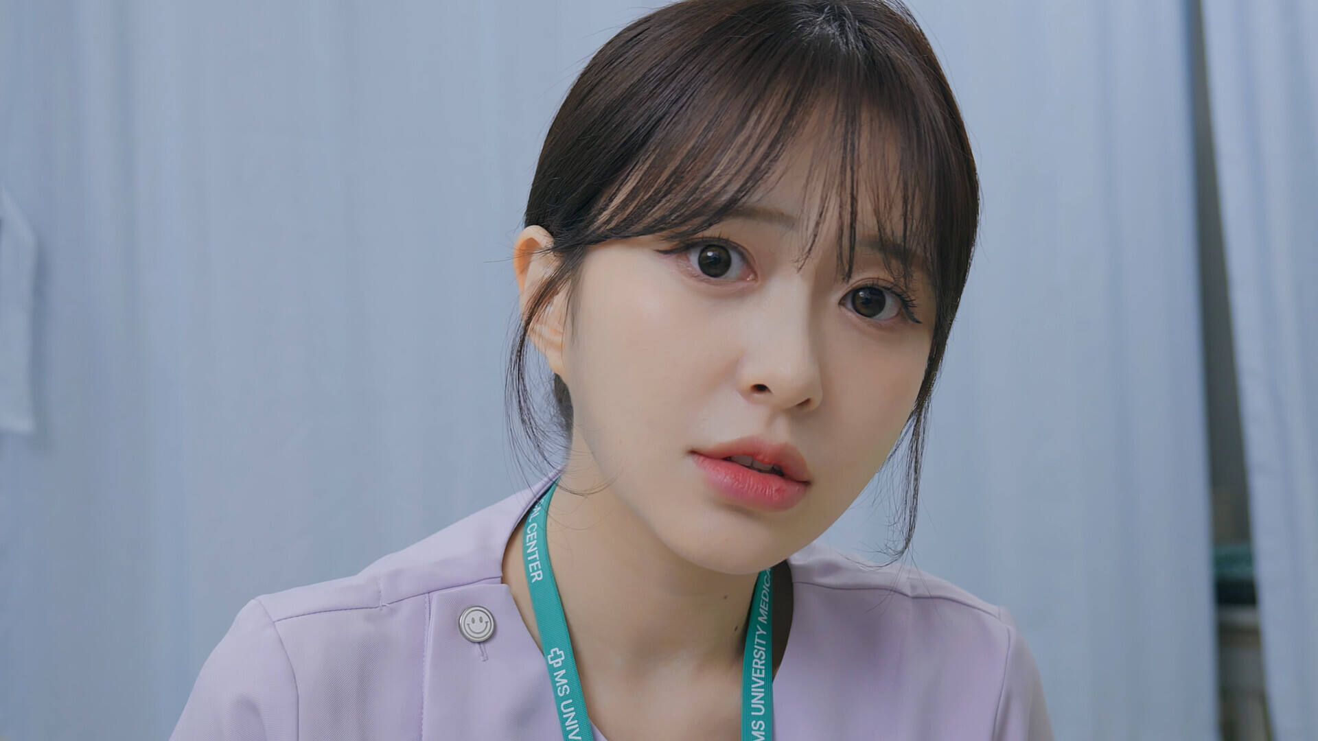 阿西, 美女室友竟然...？2