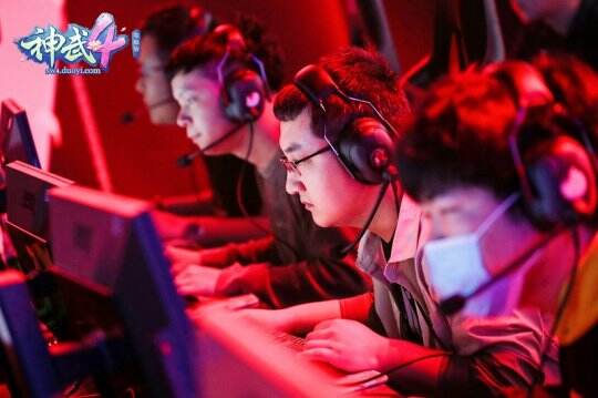 【图06：《神武4》电脑版第十六届排位赛全明星靓仔天团决赛现场】.jpg